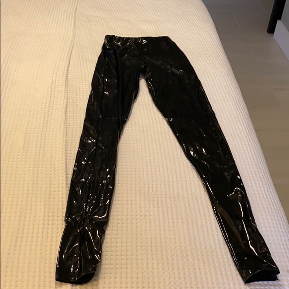 High waisted patent pants size 2 - Picture 1 of 5